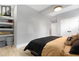 34 WOODCREST Court - 30