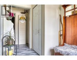 115 MEADOWVIEW Lane - 18