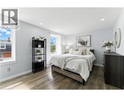 100 BLUEVALE Street N UnitNo. 25 - 7
