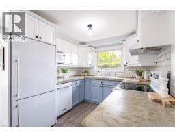 10 STONEHENGE Place - 14