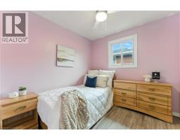 20 WOODFIELD Avenue - 22