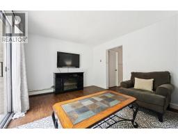 293 FAIRWAY Road N UnitNo. 33 - 10