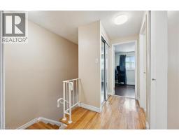 293 FAIRWAY Road N UnitNo. 33 - 12