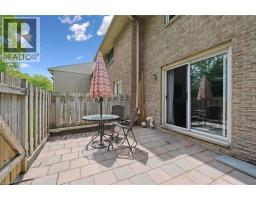 293 FAIRWAY Road N UnitNo. 33 - 18