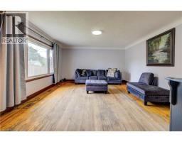 168 DUNDAS Street N - 4