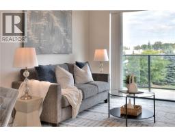 5 WAKE ROBIN Drive UnitNo. 318 - 13