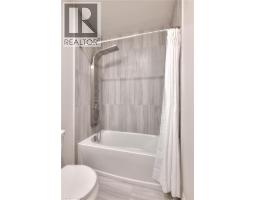 5 WAKE ROBIN Drive UnitNo. 318 - 16