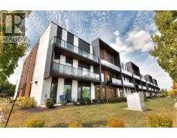 5 WAKE ROBIN Drive UnitNo. 318 - 25