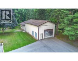 2210 1ST CONC RD STR Concession E - 30