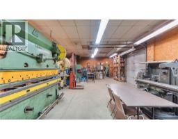 2210 1ST CONC RD STR Concession E - 35