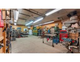 2210 1ST CONC RD STR Concession E - 37