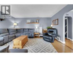 14 SHERRING Street N - 15