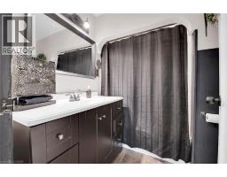 14 SHERRING Street N - 20