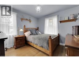14 SHERRING Street N - 21