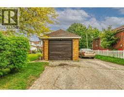 14 SHERRING Street N - 35