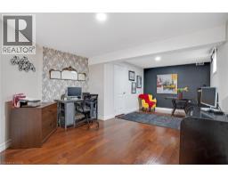 43 MACDONALD Crescent - 35