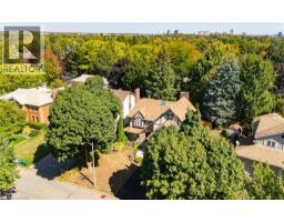 462 WINCHESTER Drive - 33