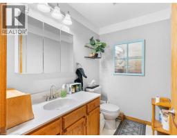 1306 ST JOHNS Road W - 18