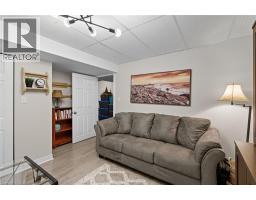 4 BLACKBURN Court - 32
