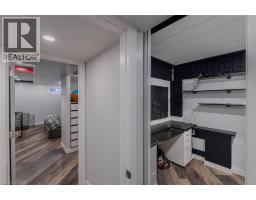 195 CONNAUGHT Avenue - 32