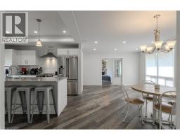 195 CONNAUGHT Avenue - 9