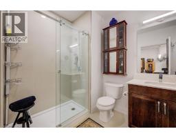 399 QUEEN Street S UnitNo. 417 - 17