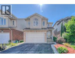 220 SIENNA Crescent - 1