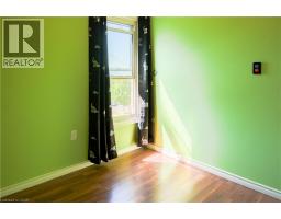 73 BROCK Street - 26