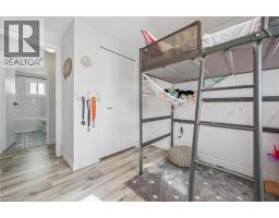 10 BROKEN OAK Crescent - 16