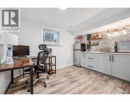 10 BROKEN OAK Crescent - 24
