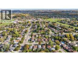 10 BROKEN OAK Crescent - 39