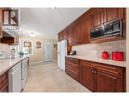45 HIGHLAND Crescent - 10