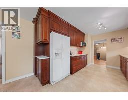 45 HIGHLAND Crescent - 14