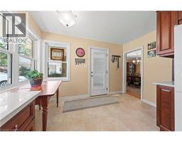 45 HIGHLAND Crescent - 16
