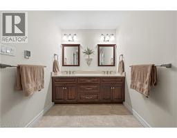 45 HIGHLAND Crescent - 27