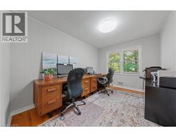 45 HIGHLAND Crescent - 33