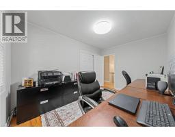 45 HIGHLAND Crescent - 34