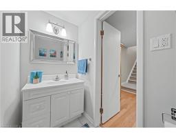 45 HIGHLAND Crescent - 40