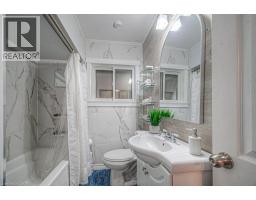 18 HILLTOP Drive - 18