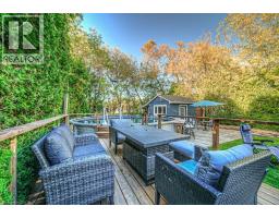 18 HILLTOP Drive - 40