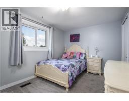 7 FOREST GLEN Crescent - 19