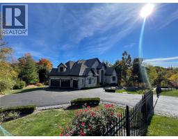546 WOOLWICH Place - 2