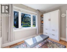 105 CARRINGTON Court - 25