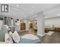105 CARRINGTON Court - 32