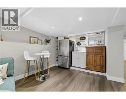 105 CARRINGTON Court - 33
