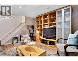 4 SWIFT Crescent - 36