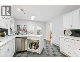 132 QUEEN Street W - 26