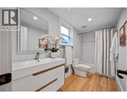 34 STIRLING Avenue N - 18