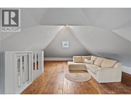 34 STIRLING Avenue N - 27