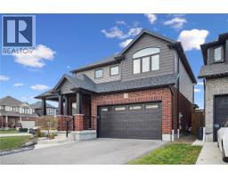 123 TRISTAN Crescent - 2